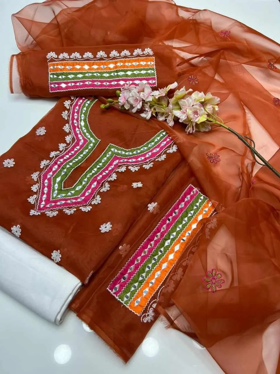 রেডিমেড জর্জেট ডলার এবং এমব্রয়ডারি কাজ করা থ্রী পিস-11248